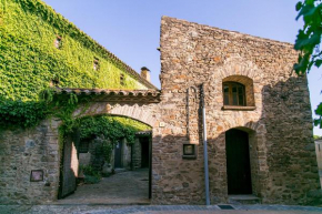 Ca L'Agutzil, Casa Rural con piscina y jardín privados, con WIFI, a 5 minutos playa